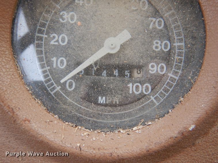 image for item DL3186 1979 Ford 700  feed mixer truck