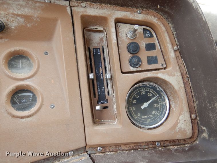 image for item DL3186 1979 Ford 700  feed mixer truck