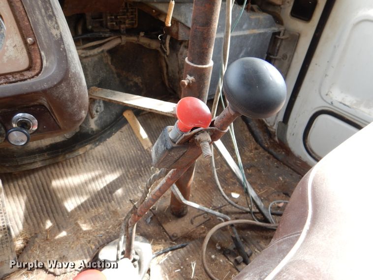 image for item DL3186 1979 Ford 700  feed mixer truck