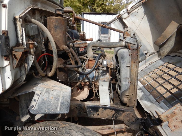 image for item DL3186 1979 Ford 700  feed mixer truck