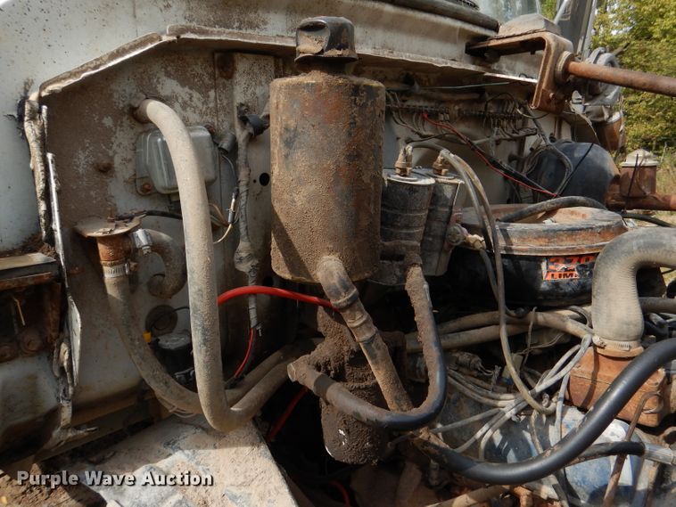 image for item DL3186 1979 Ford 700  feed mixer truck