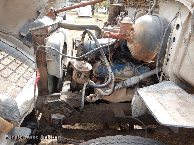 image for item DL3186 1979 Ford 700  feed mixer truck