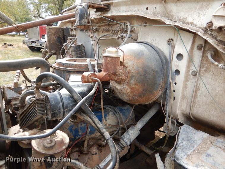 image for item DL3186 1979 Ford 700  feed mixer truck