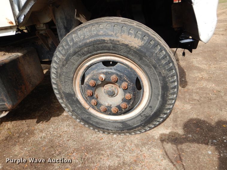 image for item DL3186 1979 Ford 700  feed mixer truck