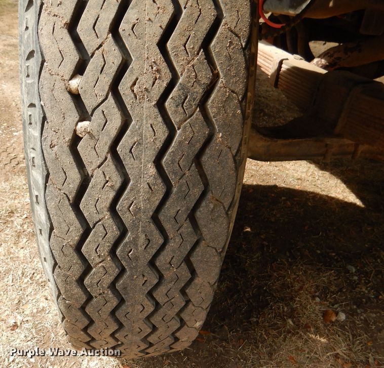 image for item DL3186 1979 Ford 700  feed mixer truck