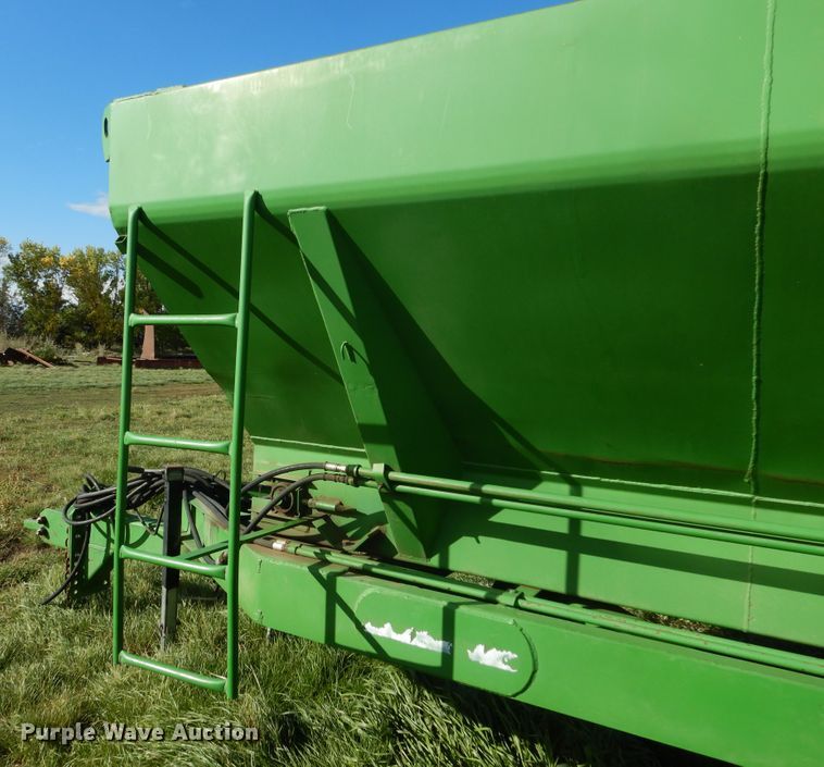 image for item DL6376 Dry fertilizer spreader