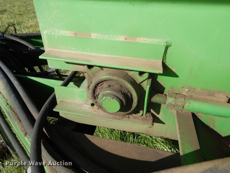 image for item DL6376 Dry fertilizer spreader