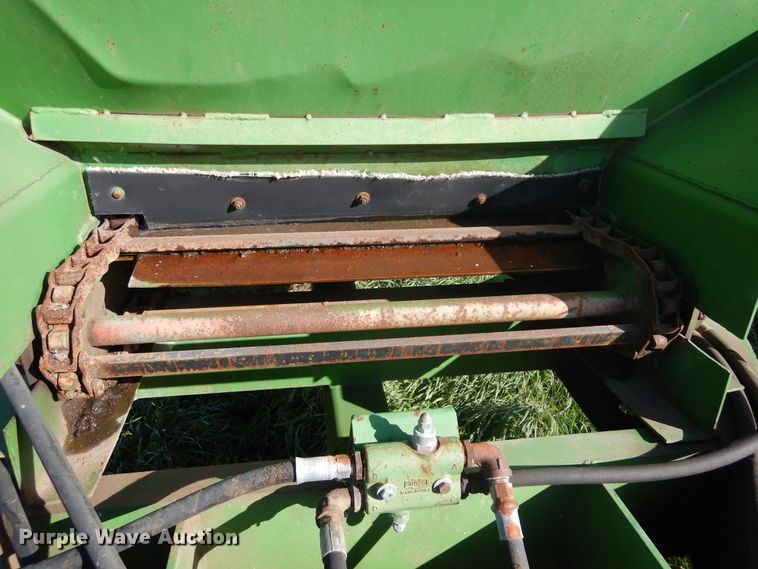 image for item DL6376 Dry fertilizer spreader