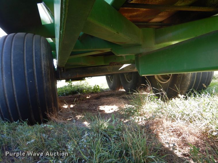 image for item DL6376 Dry fertilizer spreader