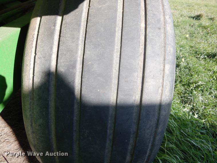 image for item DL6376 Dry fertilizer spreader