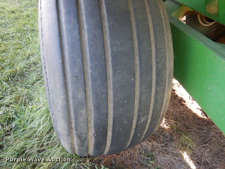 image for item DL6376 Dry fertilizer spreader