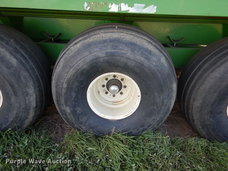 image for item DL6376 Dry fertilizer spreader