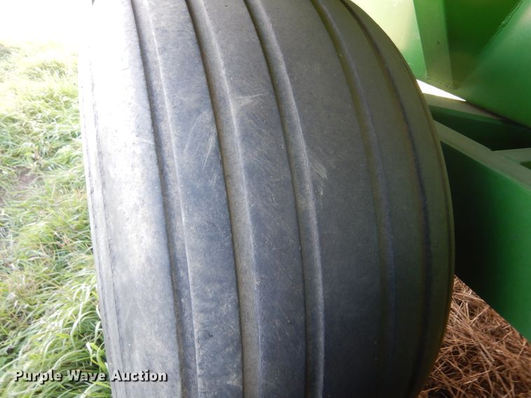 image for item DL6376 Dry fertilizer spreader