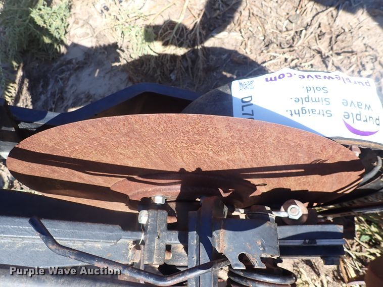 image for item DL7650 (17) Yetter 2987 row units