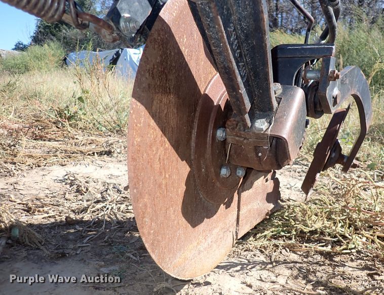 image for item DL7650 (17) Yetter 2987 row units