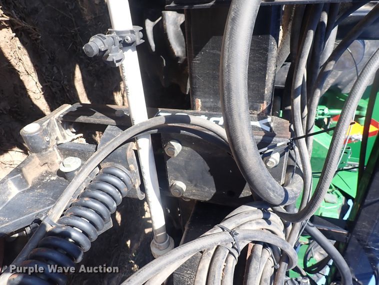 image for item DL7650 (17) Yetter 2987 row units