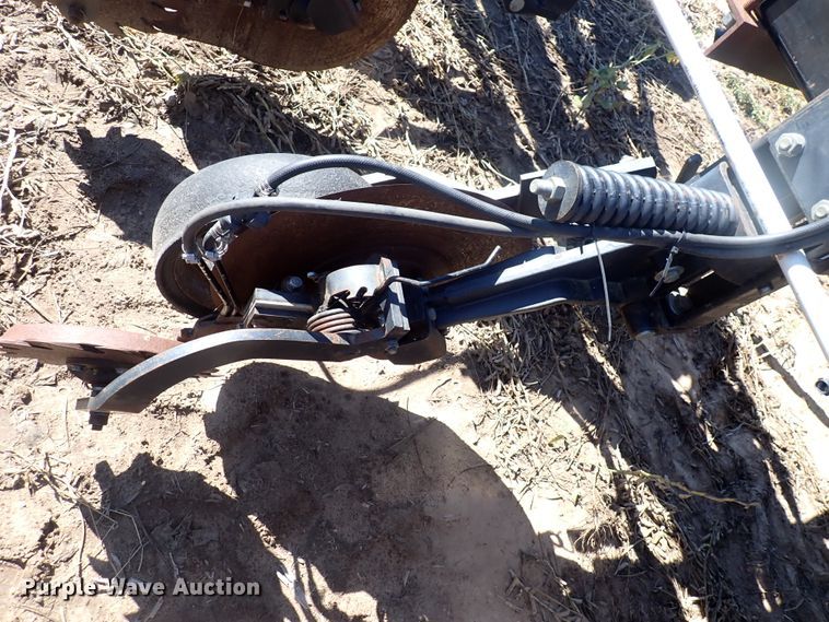 image for item DL7650 (17) Yetter 2987 row units