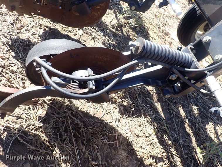 image for item DL7650 (17) Yetter 2987 row units