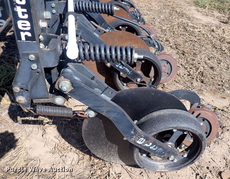 image for item DL7650 (17) Yetter 2987 row units