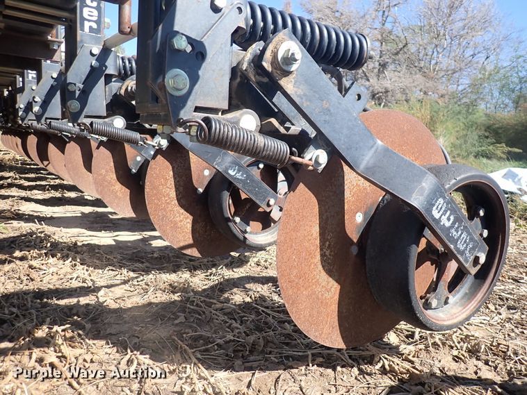 image for item DL7650 (17) Yetter 2987 row units