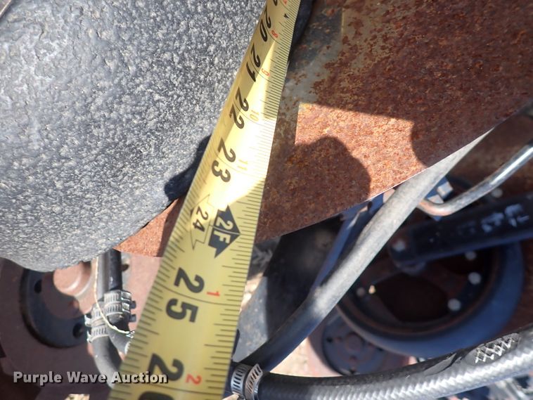 image for item DL7650 (17) Yetter 2987 row units