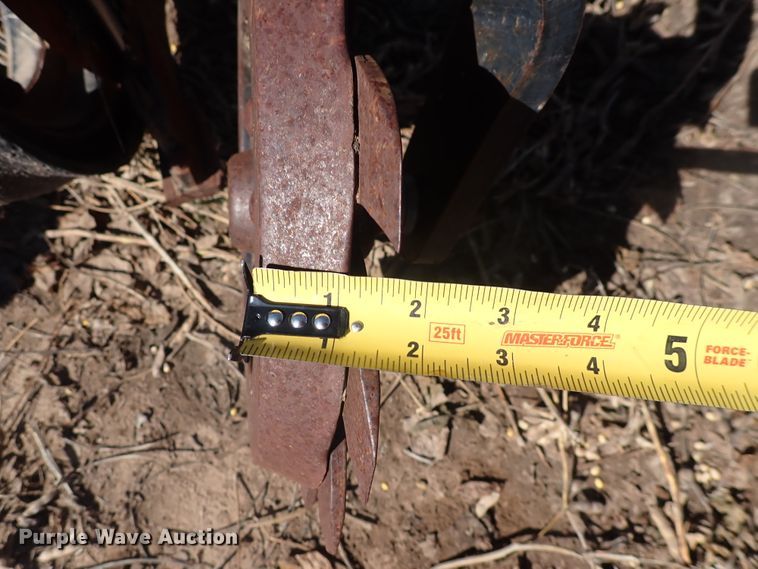 image for item DL7650 (17) Yetter 2987 row units