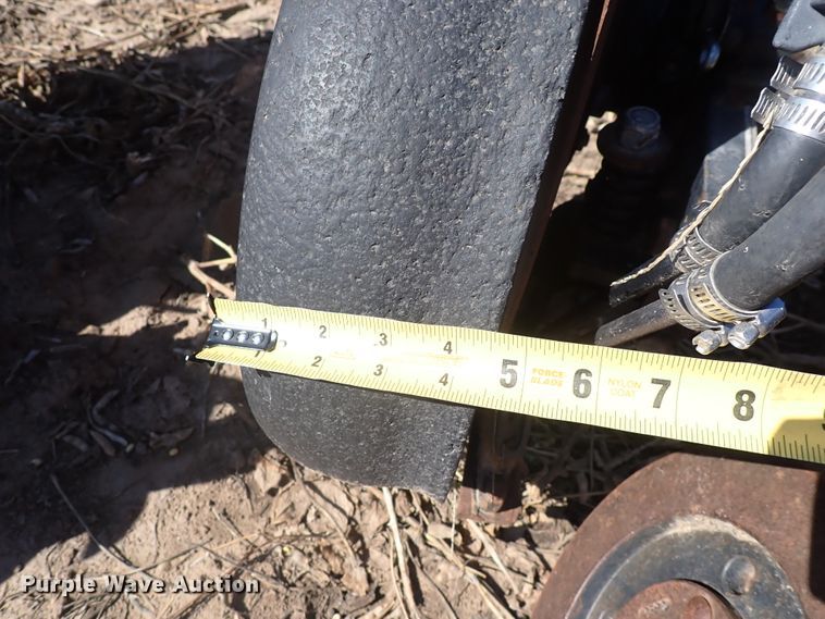 image for item DL7650 (17) Yetter 2987 row units