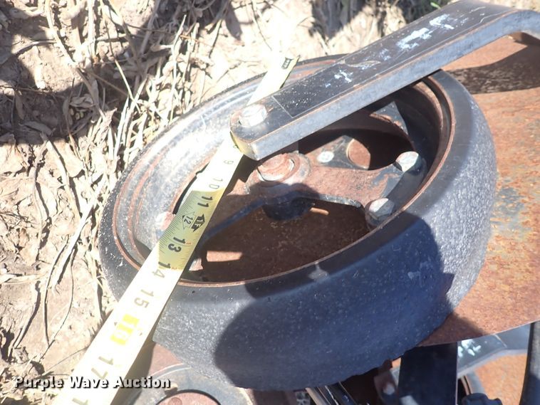 image for item DL7650 (17) Yetter 2987 row units