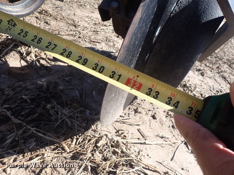 image for item DL7650 (17) Yetter 2987 row units