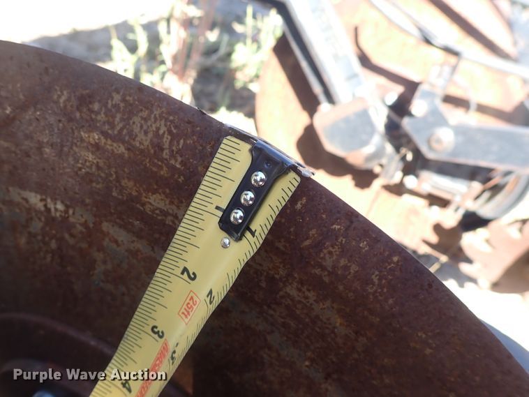 image for item DL7650 (17) Yetter 2987 row units