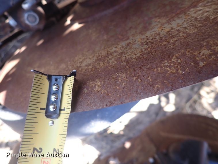 image for item DL7650 (17) Yetter 2987 row units