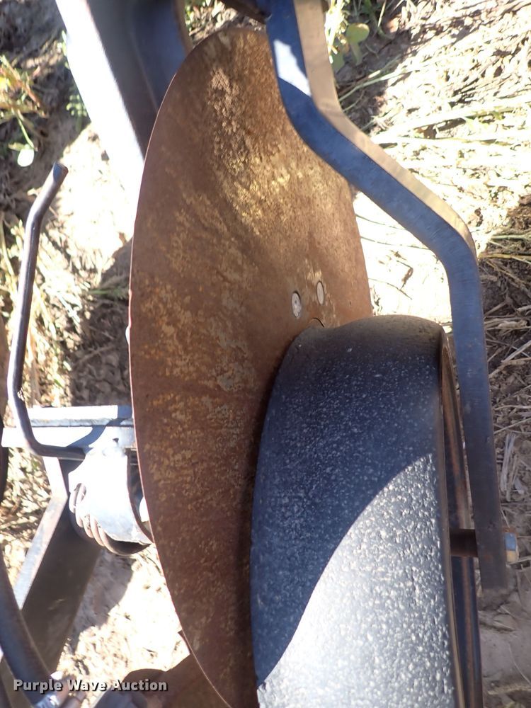 image for item DL7650 (17) Yetter 2987 row units