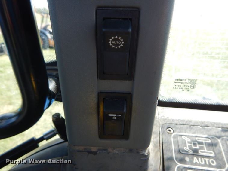 image for item DM4384 2003 New Holland TM175  MFWD tractor