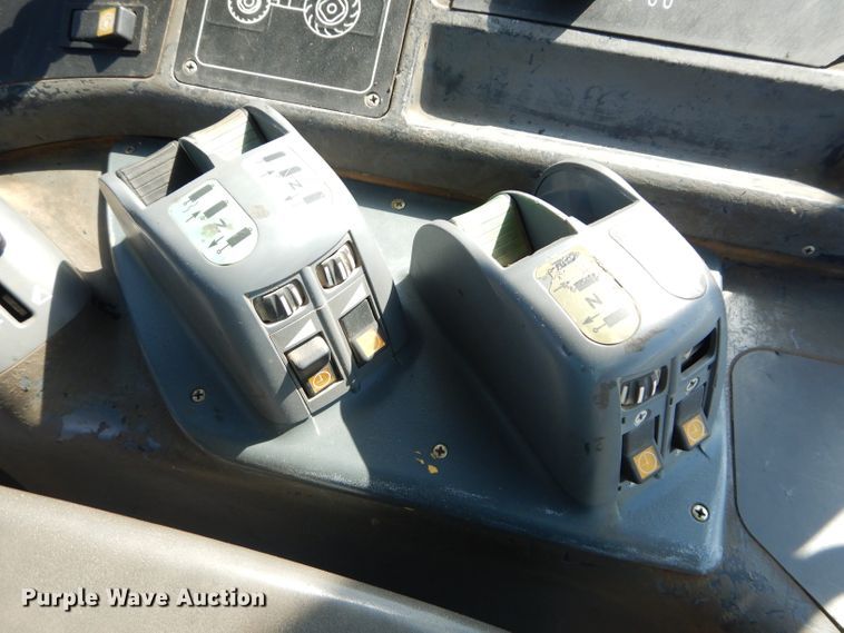 image for item DM4384 2003 New Holland TM175  MFWD tractor