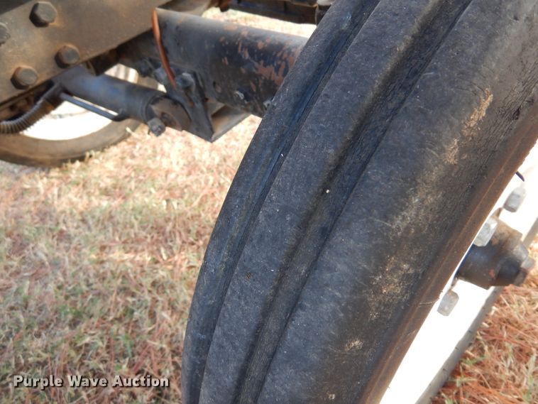 image for item DM5113 1999 MGM Eagle 2420  tractor