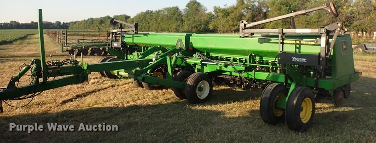 image for item DN2072 John Deere 455  grain drill