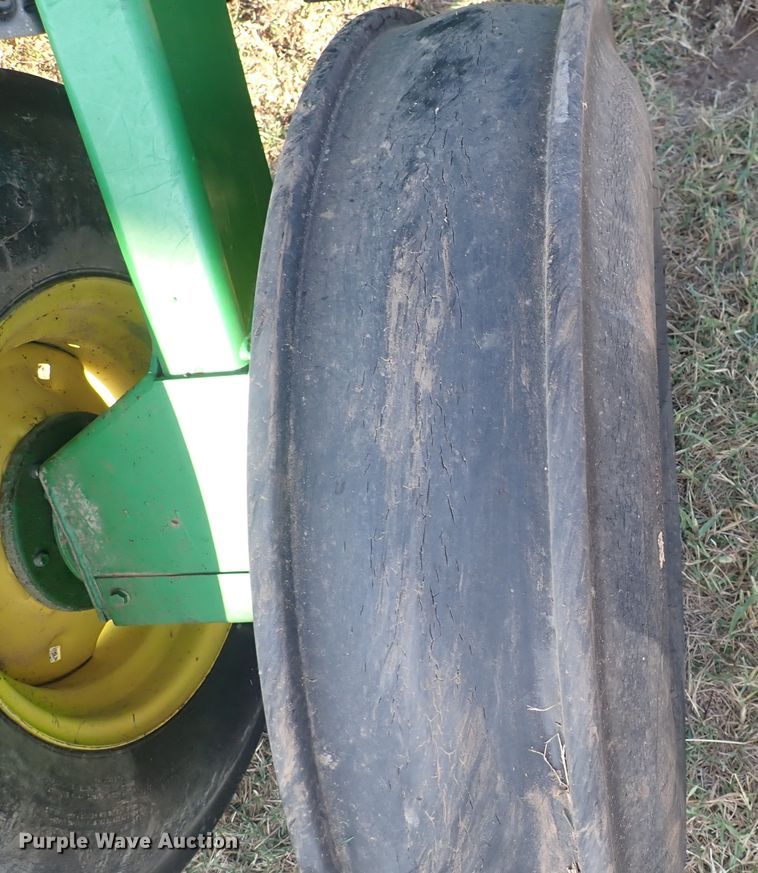 image for item DN2072 John Deere 455  grain drill