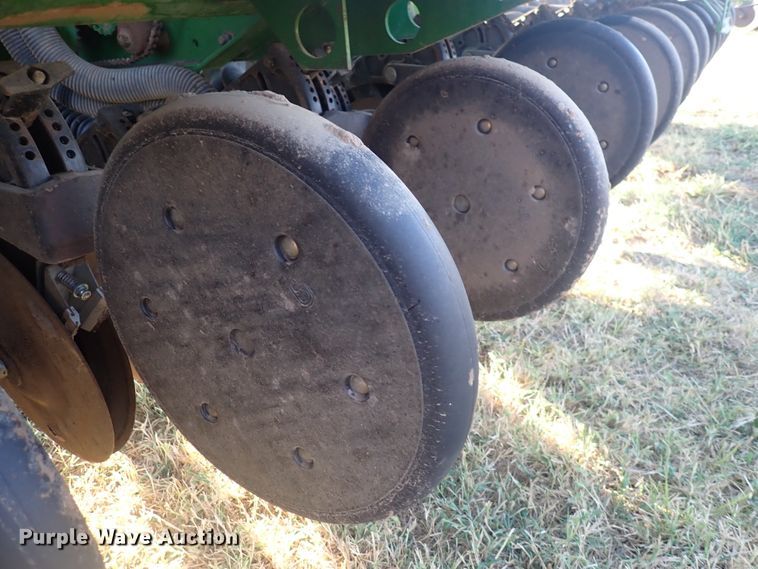 image for item DN2072 John Deere 455  grain drill