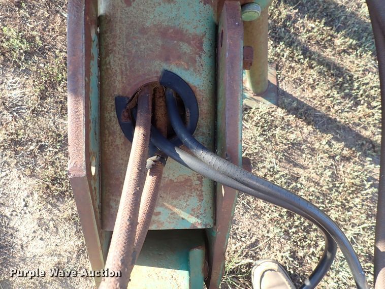 image for item DN2073 John Deere 2600  six bottom plow