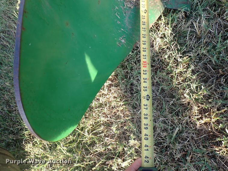 image for item DN2073 John Deere 2600  six bottom plow