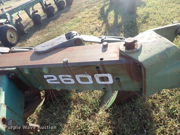 image for item DN2073 John Deere 2600  six bottom plow