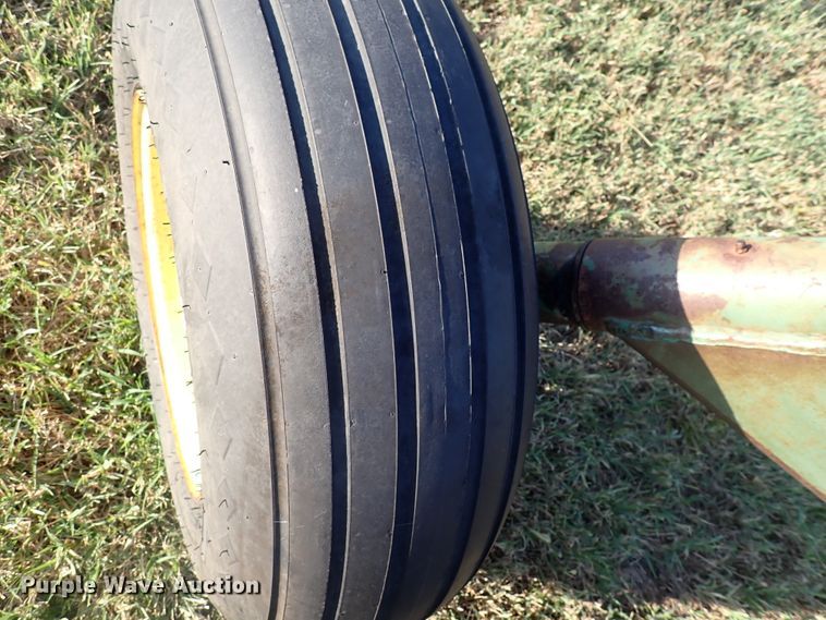 image for item DN2073 John Deere 2600  six bottom plow