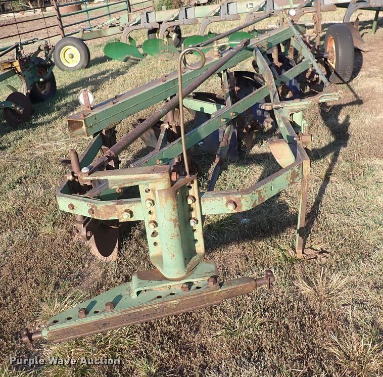 image for item DN2074 John Deere  five bottom plow