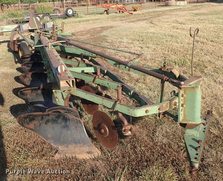 image for item DN2074 John Deere  five bottom plow