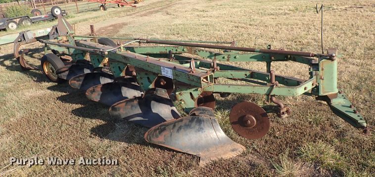 image for item DN2074 John Deere  five bottom plow