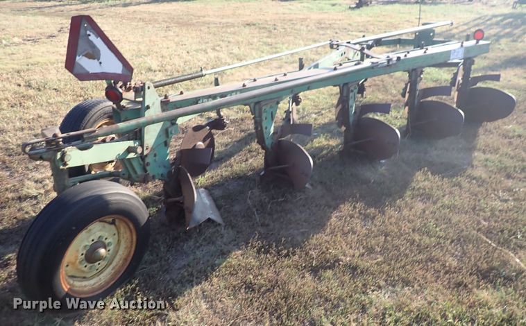 image for item DN2074 John Deere  five bottom plow