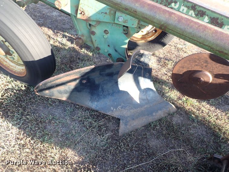 image for item DN2074 John Deere  five bottom plow