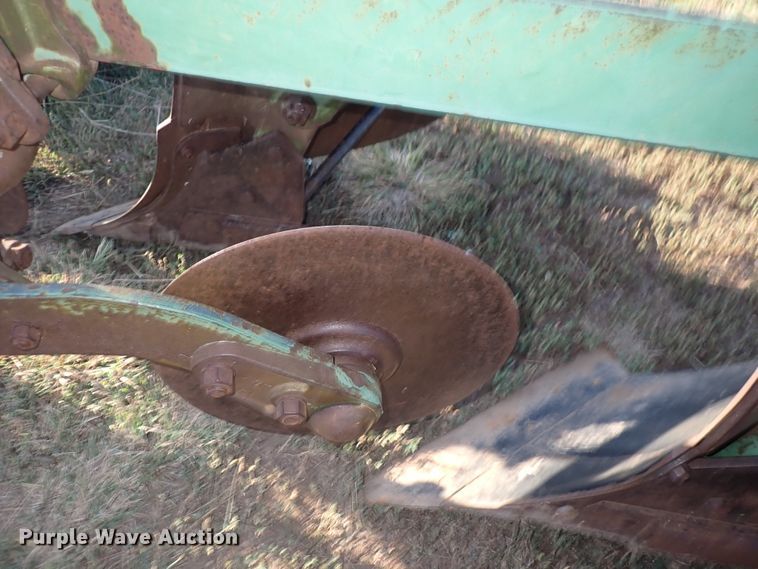 image for item DN2074 John Deere  five bottom plow