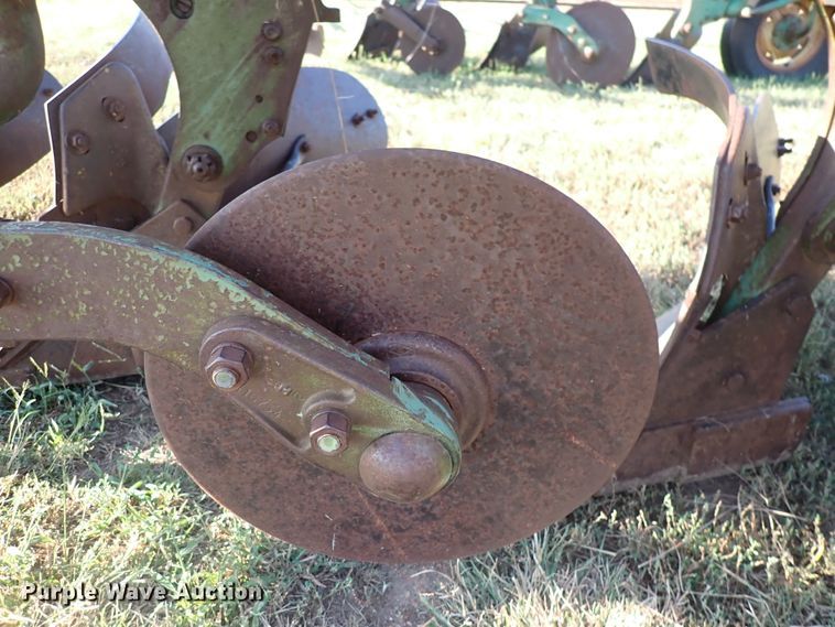 image for item DN2074 John Deere  five bottom plow