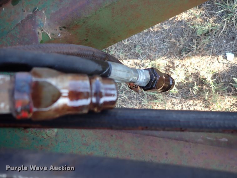 image for item DN2077 John Deere 960  field cultivator